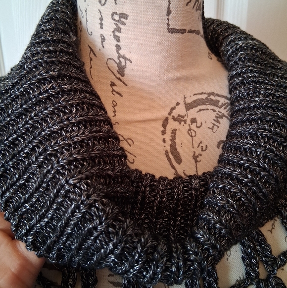 Crochet Knit Gray And Black Poncho. One Size - Picture 3 of 7